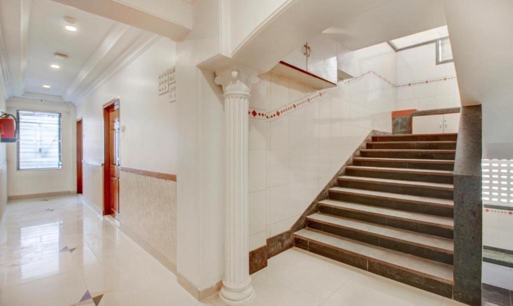 Hotel Cruz Royale Mumbai Bagian luar foto